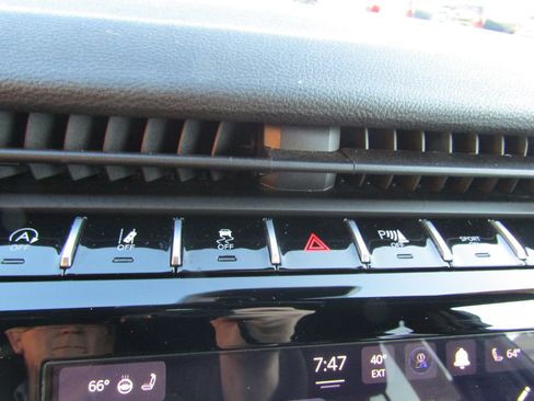 Used 2024 Jeep Grand Cherokee Altitude AWD/4WD image 36