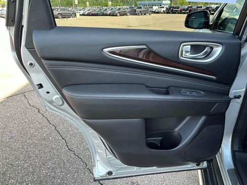 Used 2018 INFINITI QX60 Luxe w/ Deluxe Technology Package AWD/4WD image 14