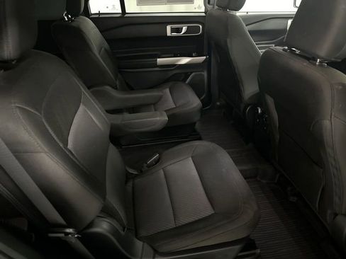 Used 2023 Ford Explorer XLT AWD/4WD image 17