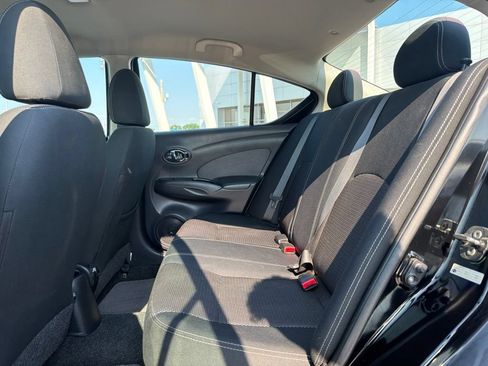 Used 2015 Nissan Versa SV FWD image 13