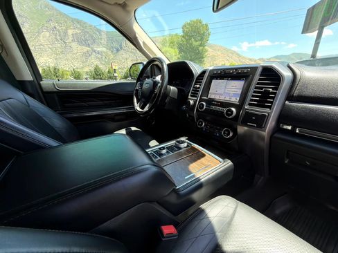 Used 2019 Ford Expedition Platinum AWD/4WD image 8