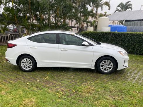 Used 2019 Hyundai Elantra SE image 8