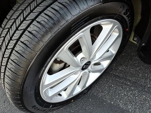 Used 2018 Kia Soul + image 10