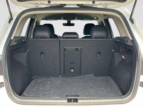 Certified 2022 Volkswagen Taos SE AWD/4WD image 12