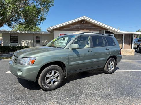 Used 2006 Toyota Highlander 4WD V6 w/ 3rd Row image 5