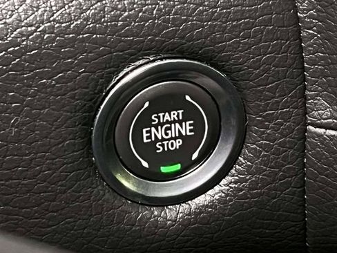Used 2022 GMC Yukon XL Denali w/ Denali Ultimate Package AWD/4WD image 46