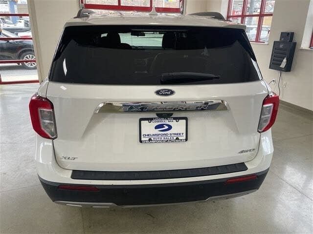 Used 2022 Ford Explorer XLT w/ Equipment Group 202A AWD/4WD image 6