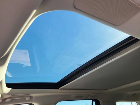 Used 2025 Ford Expedition Platinum w/ Driver's Package image 35