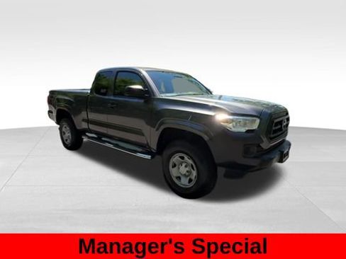 Used 2022 Toyota Tacoma SR RWD image 10