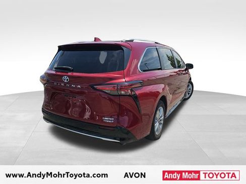 Used 2023 Toyota Sienna Limited FWD image 7
