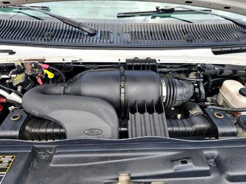 Used 2011 Ford E-350 and Econoline 350 XLT image 32