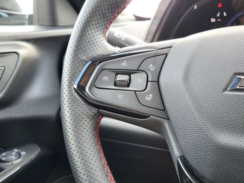 Used 2025 Chevrolet Trax RS image 22