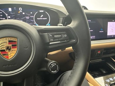 Certified 2024 Porsche Cayenne Coupe AWD/4WD image 20