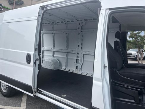 Used 2024 RAM ProMaster 2500 w/ Convenience Group FWD image 42