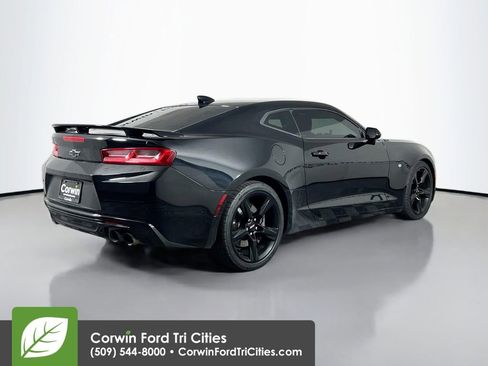 Used 2018 Chevrolet Camaro SS image 15