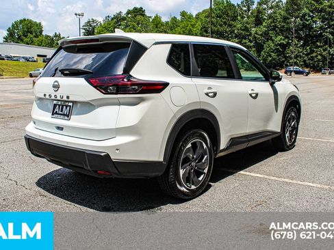 Used 2025 Nissan Rogue SV FWD image 6
