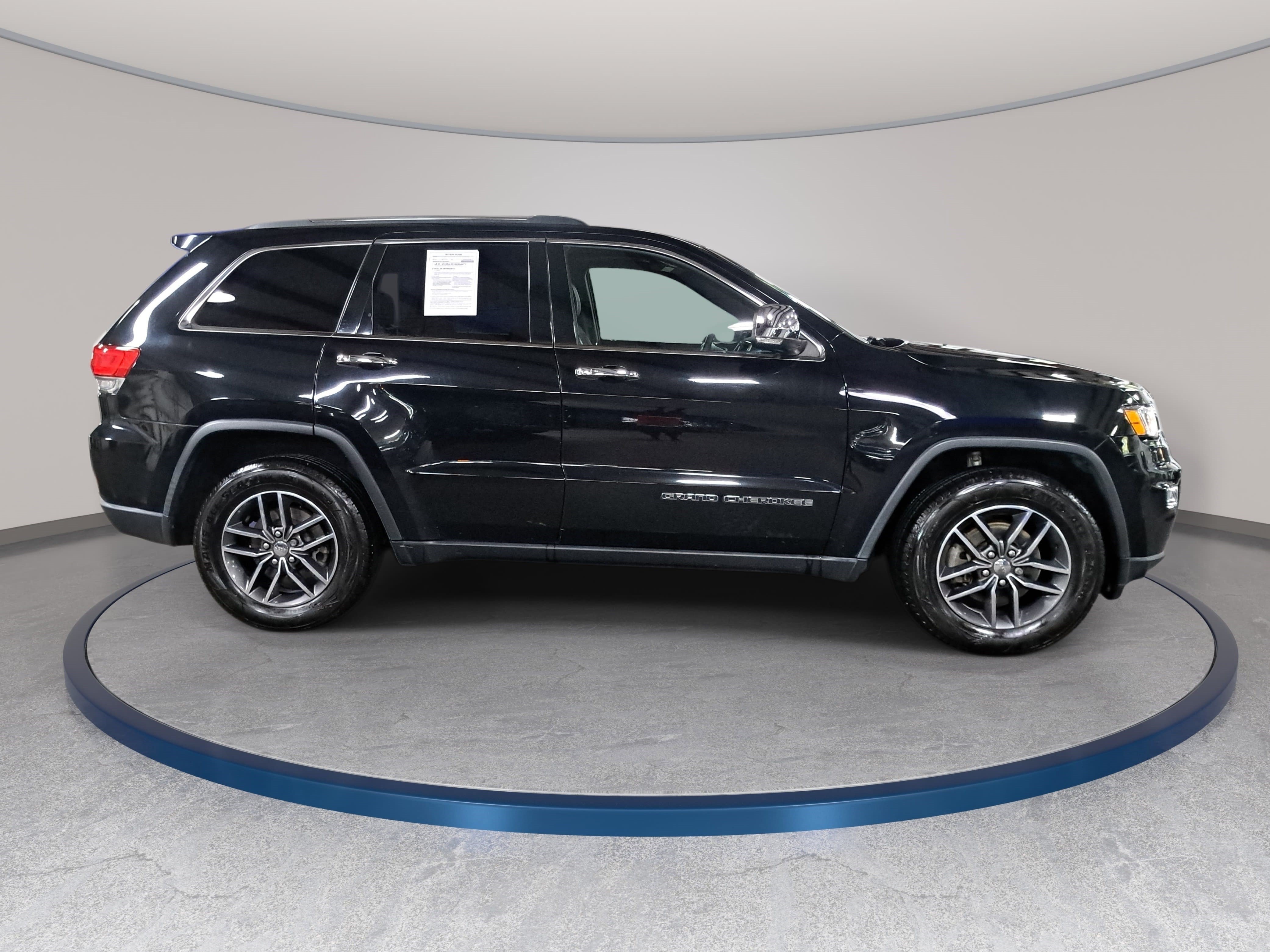 Used 2017 Jeep Grand Cherokee Limited RWD image 4