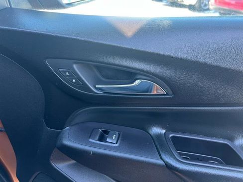 Used 2018 Chevrolet Equinox LT image 10