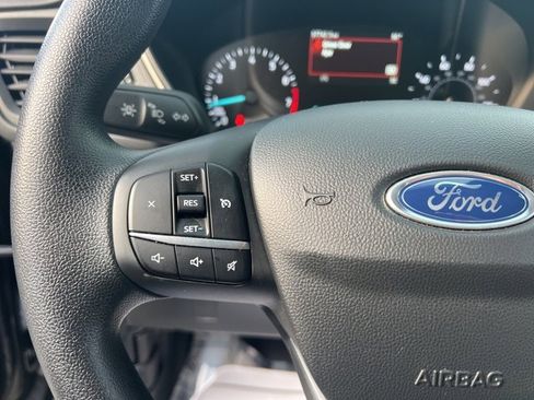 Used 2020 Ford Escape SE image 25