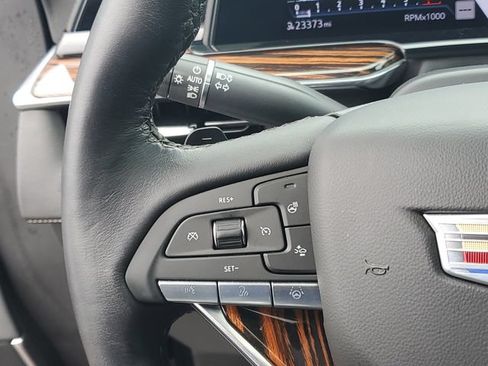 Used 2023 Cadillac Escalade Premium Luxury AWD/4WD image 16