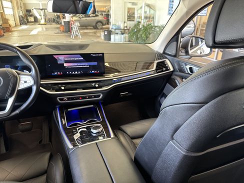 Used 2024 BMW X7 xDrive40i w/ Premium Package image 20