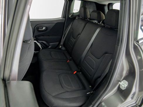 Used 2019 Jeep Renegade Latitude image 32