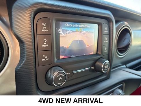 Used 2020 Jeep Gladiator Sport w/ Quick Order Package 24S AWD/4WD image 11