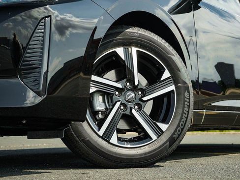 New 2025 Nissan Sentra SV image 6