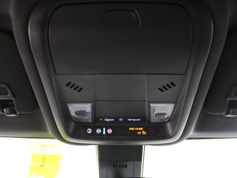 Used 2023 Chevrolet Equinox RS w/ RS Leather Package AWD/4WD image 41