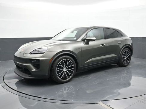 Certified 2025 Porsche Macan Electric RWD image 1