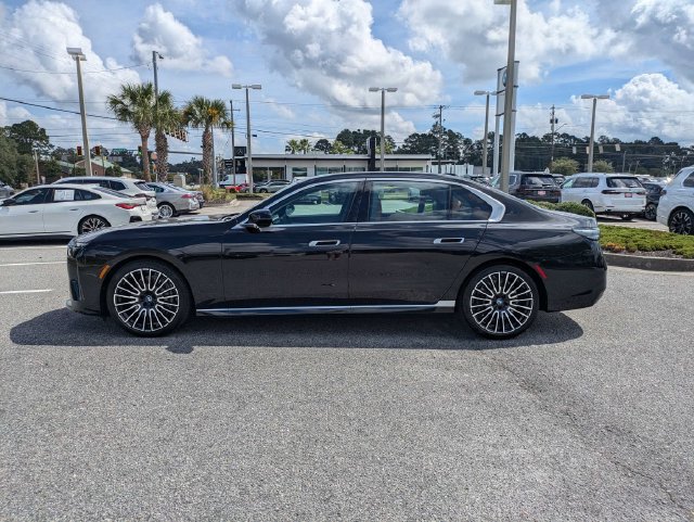 New 2027 BMW 740i RWD image 8