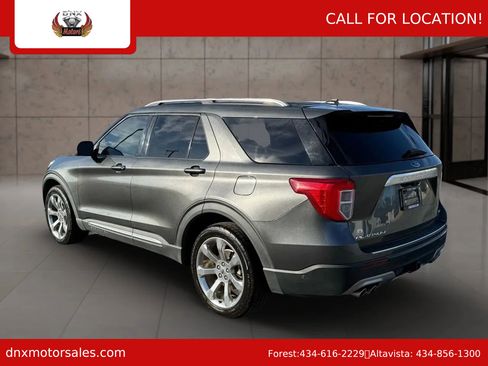 Used 2020 Ford Explorer Platinum w/ Premium Technology Package image 3