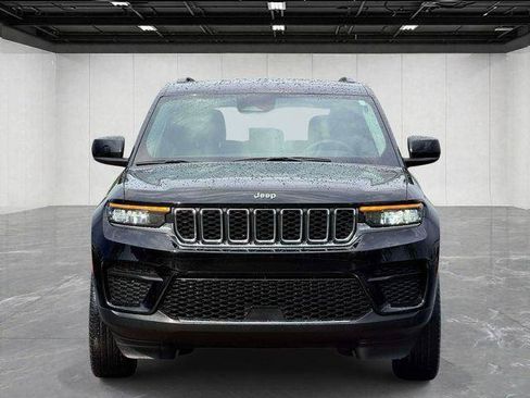 Certified 2023 Jeep Grand Cherokee Laredo w/ Luxury Tech Group I AWD/4WD image 2