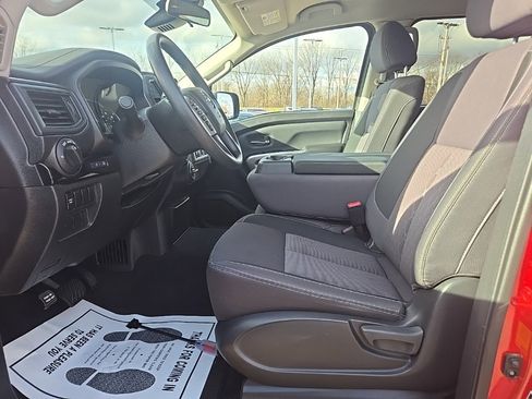 Used 2024 Nissan Titan SV w/ Accessory Utility Package image 11
