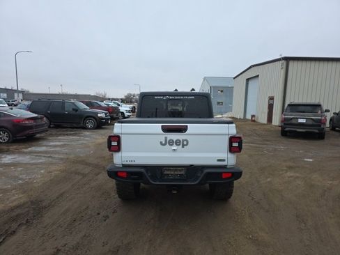 Used 2020 Jeep Gladiator Overland image 6