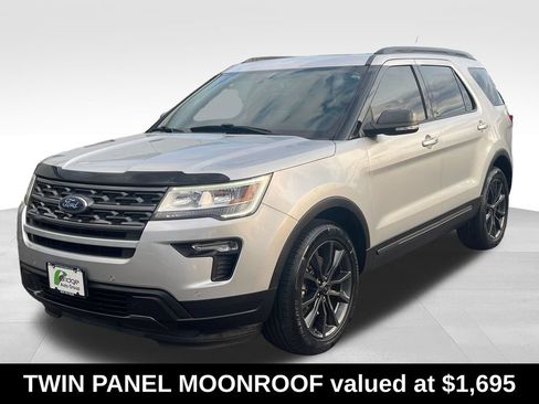Used 2018 Ford Explorer XLT w/ Equipment Group 202A AWD/4WD image 4