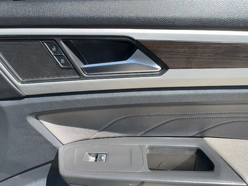 Used 2022 Volkswagen Atlas SE image 31