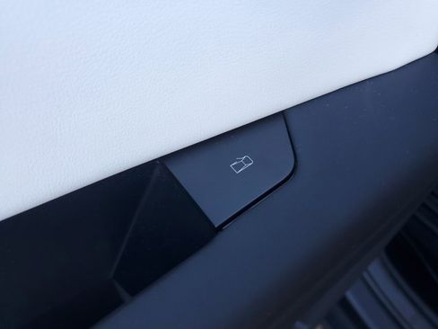 Used 2024 Tesla Cybertruck AWD Crew Cab image 22