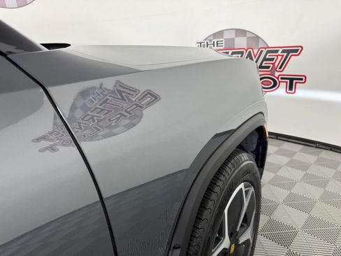 Used 2023 Rivian R1S Adventure image 32