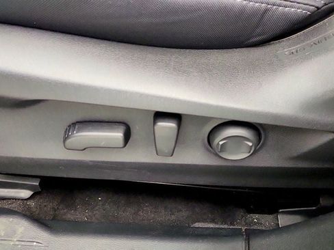 Used 2024 Subaru Outback Premium image 12