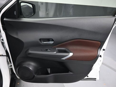 Used 2022 Nissan Kicks SR image 37