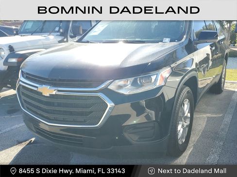 Used 2021 Chevrolet Traverse LS image 3