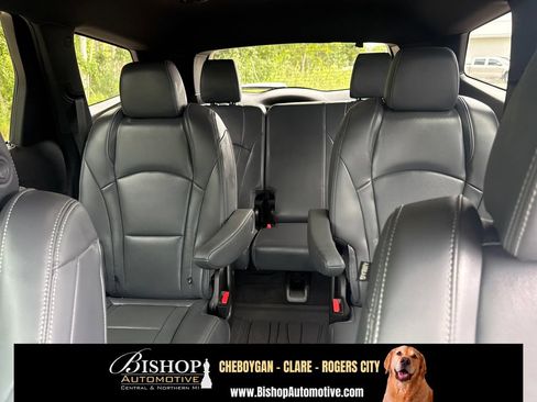 Used 2023 Buick Enclave Essence w/ Sport Touring Edition AWD/4WD image 6