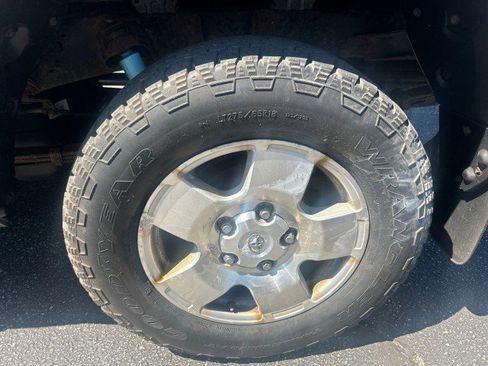 Used 2010 Toyota Tundra 4x4 Double Cab image 8