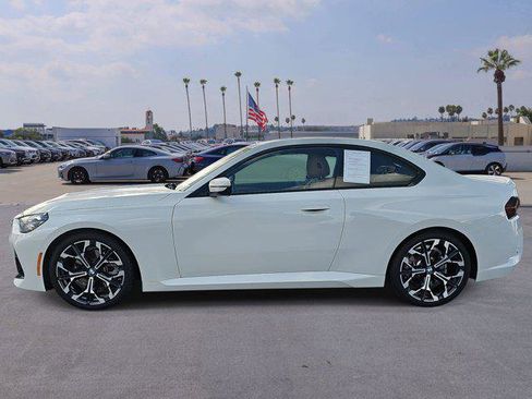 Used 2025 BMW 230i Coupe w/ M Sport Package image 8