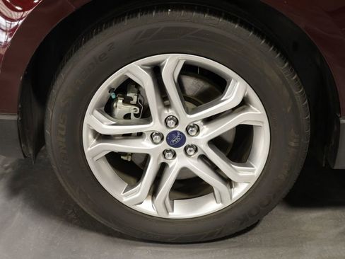 Used 2017 Ford Edge Titanium w/ Technology Package image 34