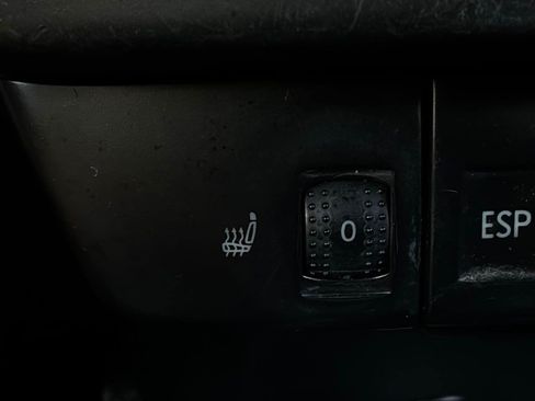 Used 2007 Volkswagen Beetle Convertible w/ Package 1 FWD image 31