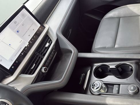 Certified 2025 Ford Explorer Active w/ Active Comfort Package RWD image 21