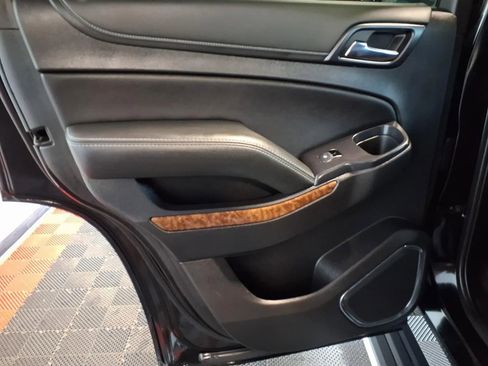 Used 2019 Chevrolet Tahoe Premier w/ Premier Plus Edition AWD/4WD image 17