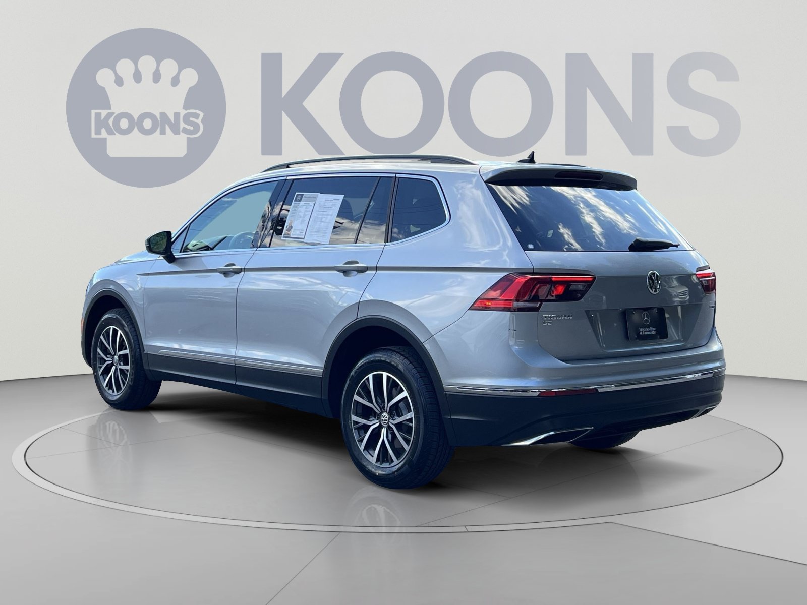 Used 2020 Volkswagen Tiguan SE w/ Panoramic Sunroof Package AWD/4WD image 8